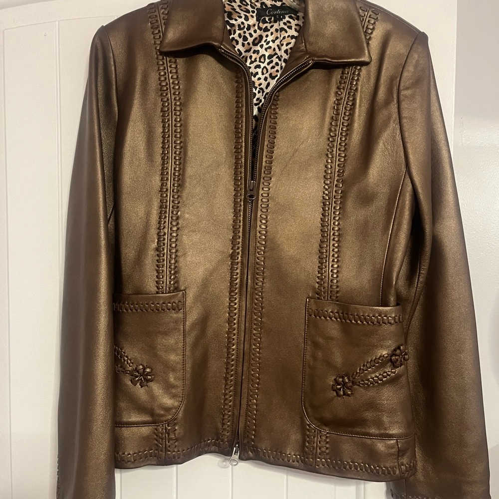 Elegant Brown Leather Jacket with Embroidery